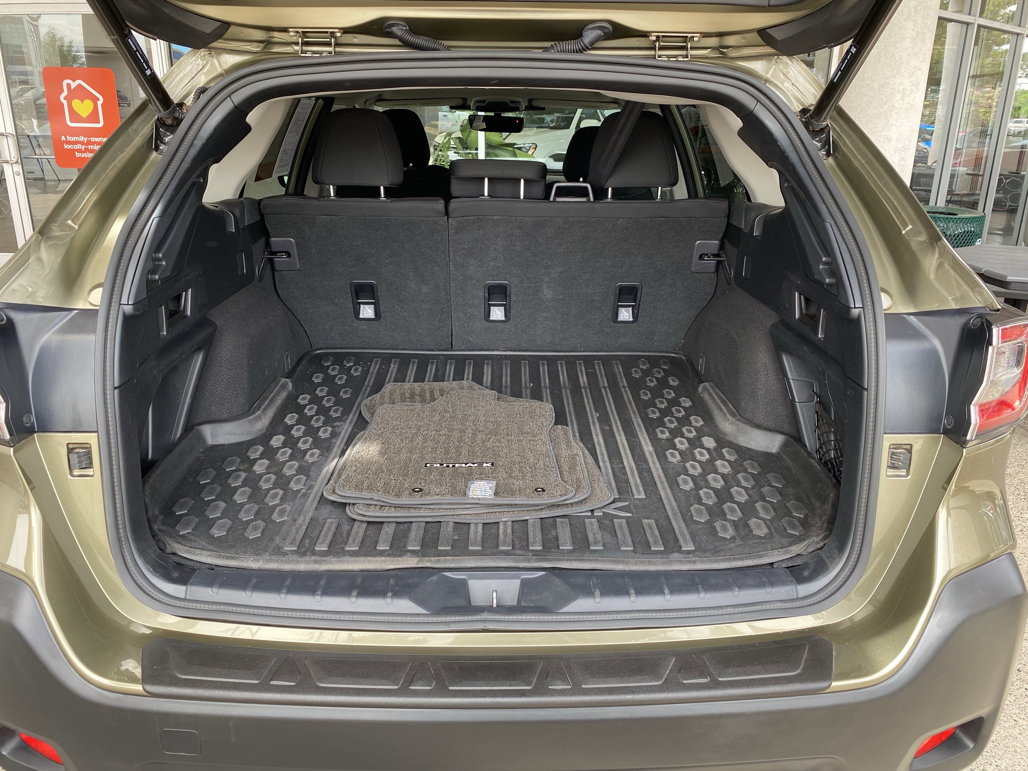 Used 2024 Subaru Outback Premium AWD/4WD image 17