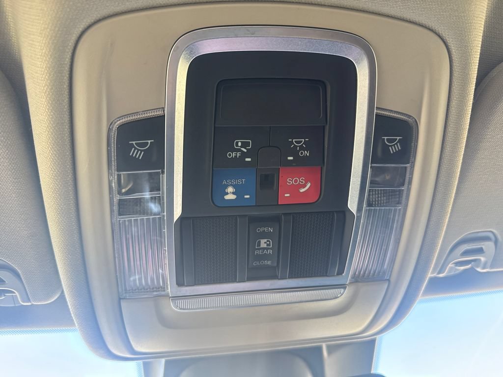 Used 2022 RAM 1500 Laramie AWD/4WD image 23