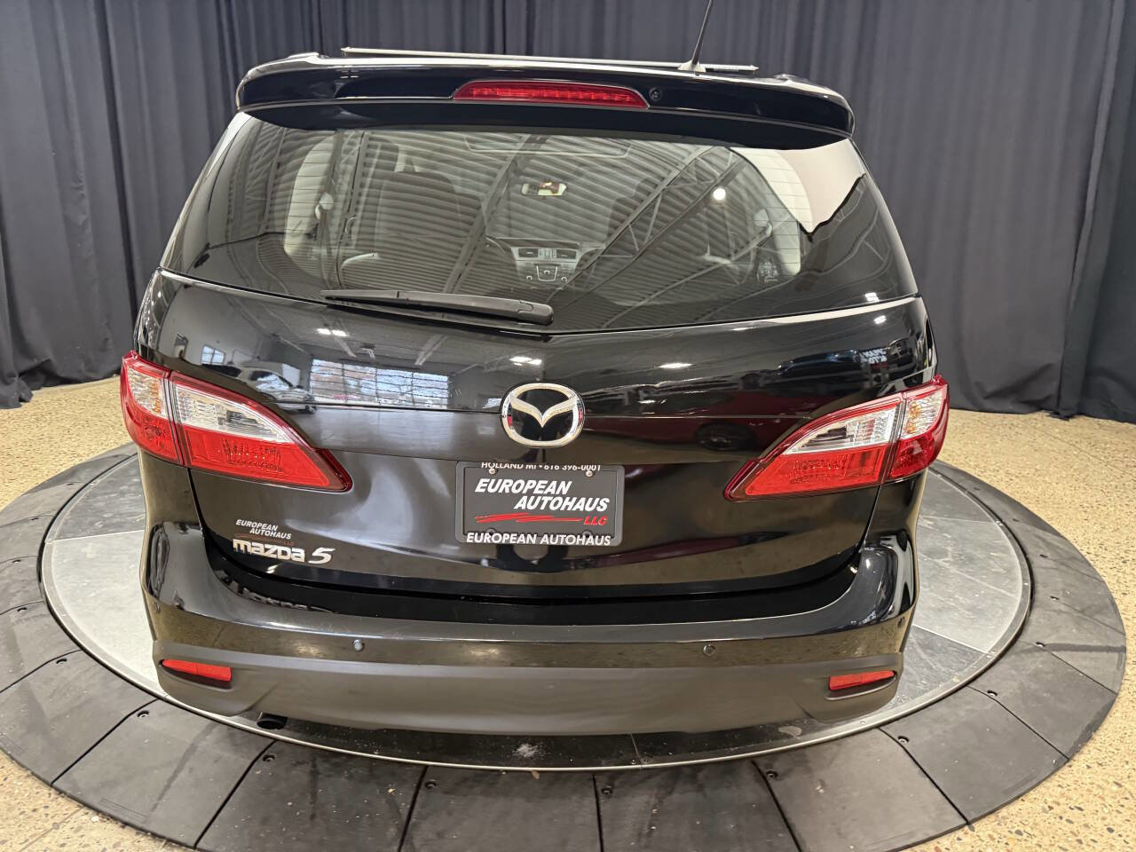 Used 2015 MAZDA MAZDA5 Grand Touring image 6