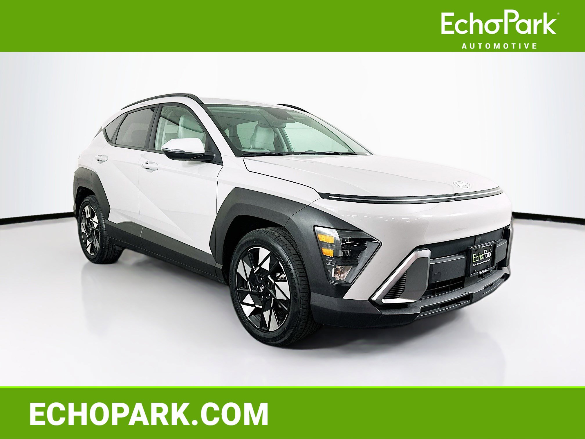 Used 2025 Hyundai Kona SEL image 1