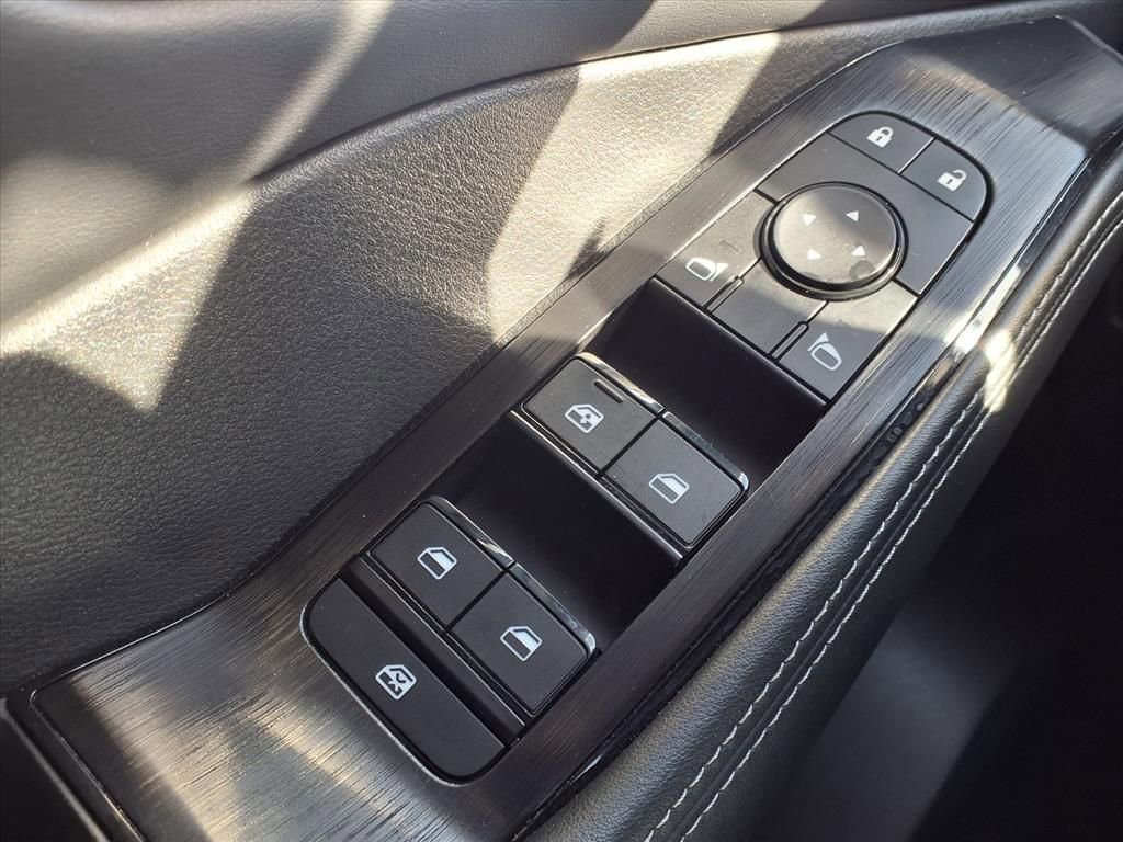 Certified 2023 Nissan Rogue SV w/ SV Premium Package image 9