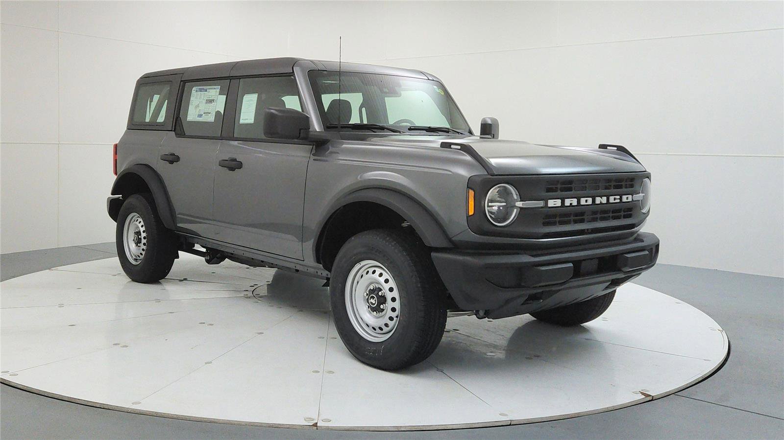 New 2025 Ford Bronco 4-Door image 1