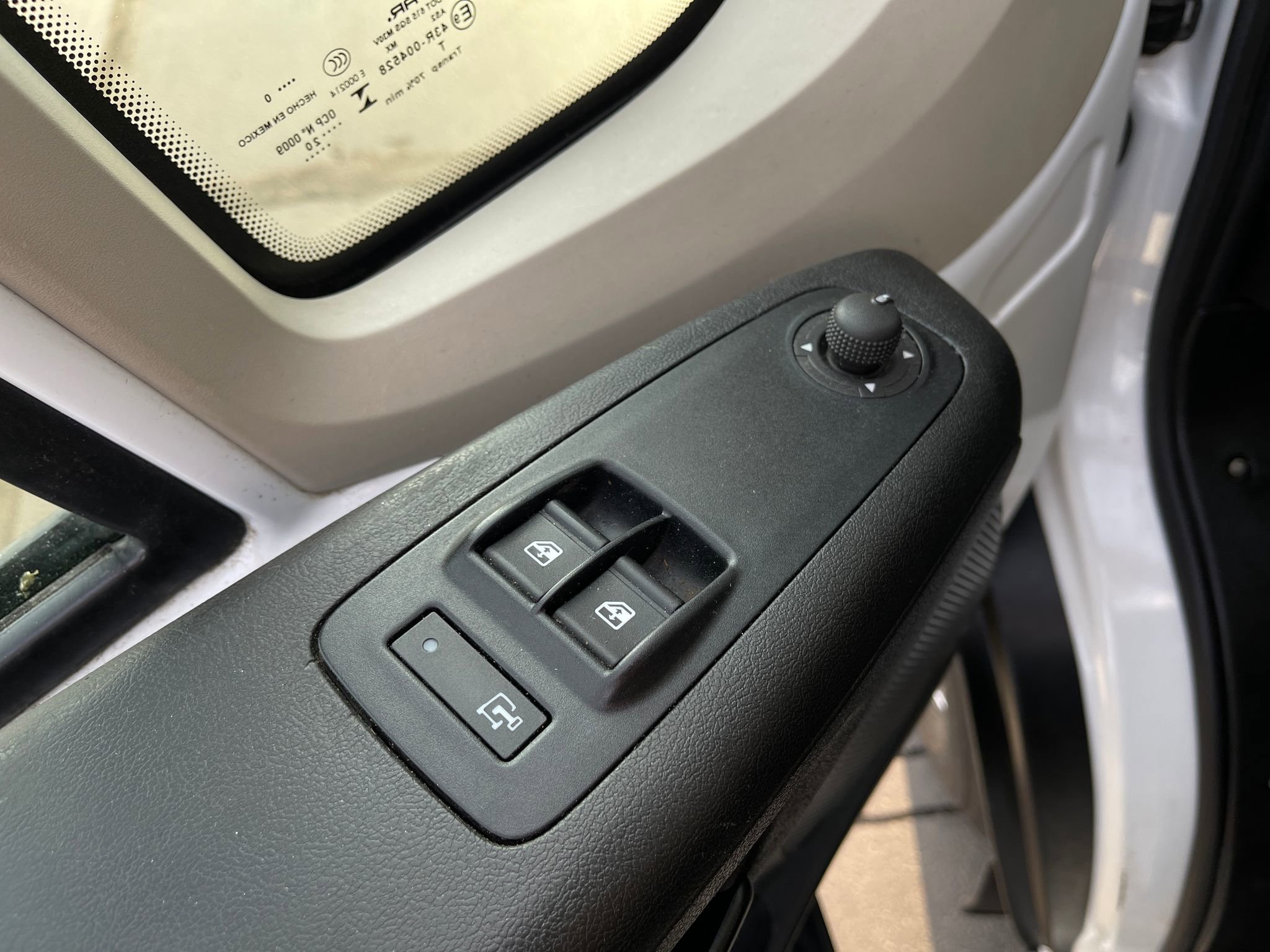 Used 2020 RAM ProMaster 2500 w/ Premium Appearance Group FWD image 13