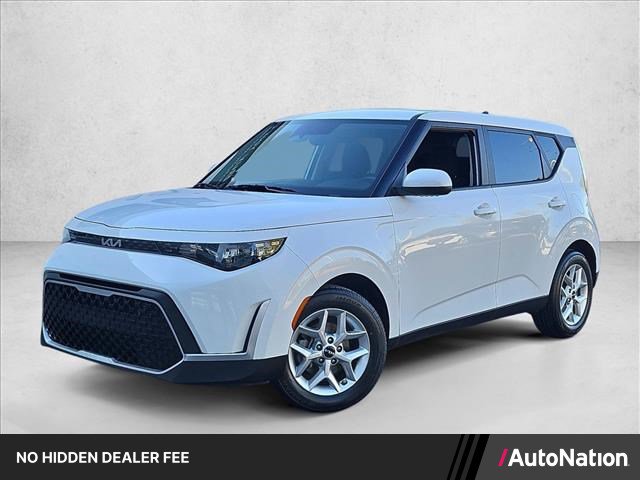 Used 2024 Kia Soul LX w/ Option Group 015 FWD image 1