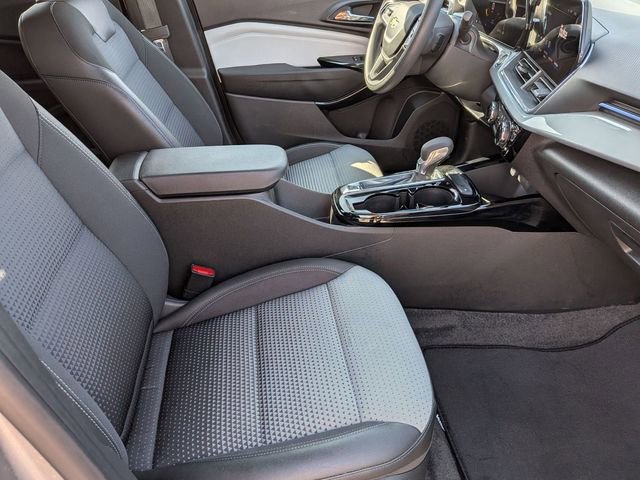 Used 2025 Chevrolet Trax LT image 29