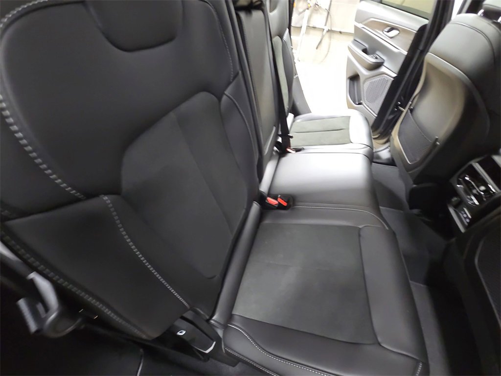 New 2026 Jeep Grand Cherokee Laredo image 11