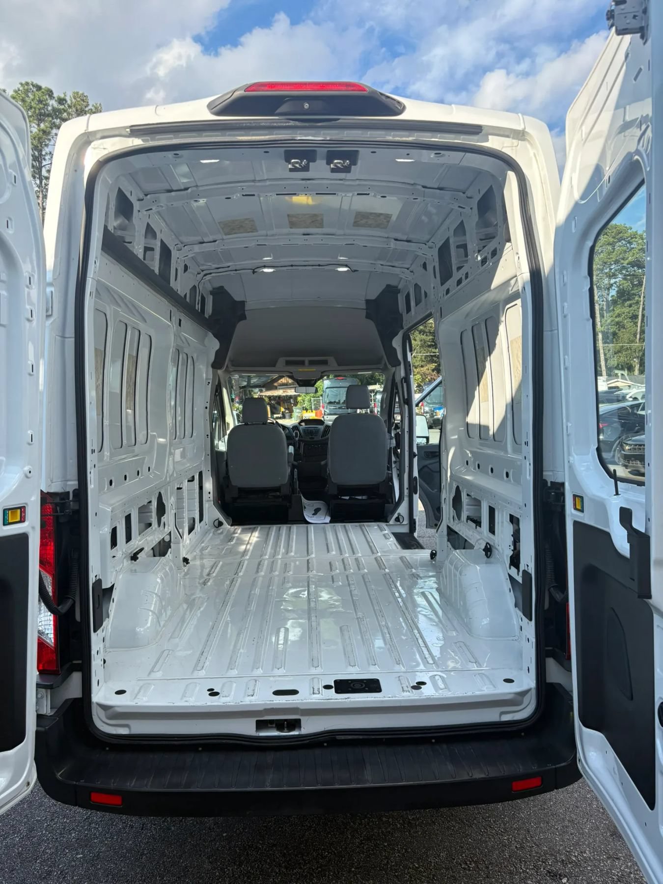 Used 2018 Ford Transit 350 148 High Roof RWD image 19
