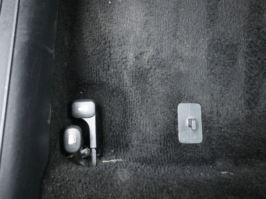 Used 2024 Hyundai Elantra Limited image 19