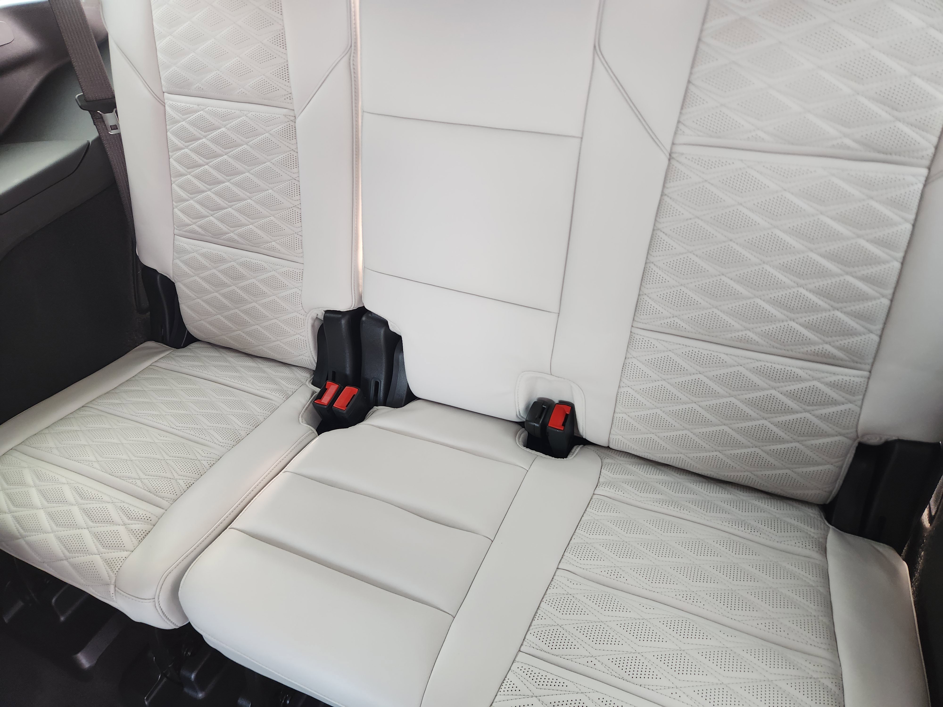 Used 2025 Cadillac Escalade Sport Platinum w/ LPO, Floor Liner Package image 34