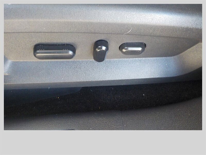 Used 2013 Ford Edge Limited image 28