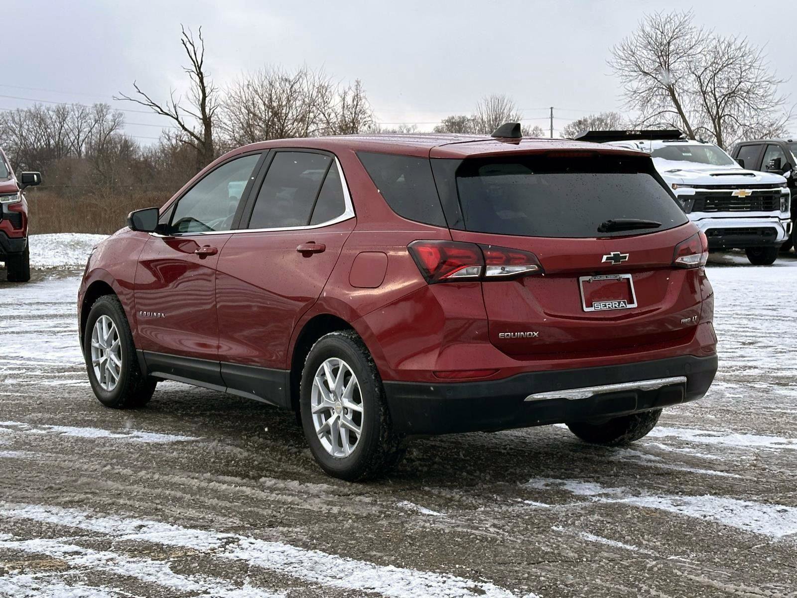 Used 2023 Chevrolet Equinox LT image 3