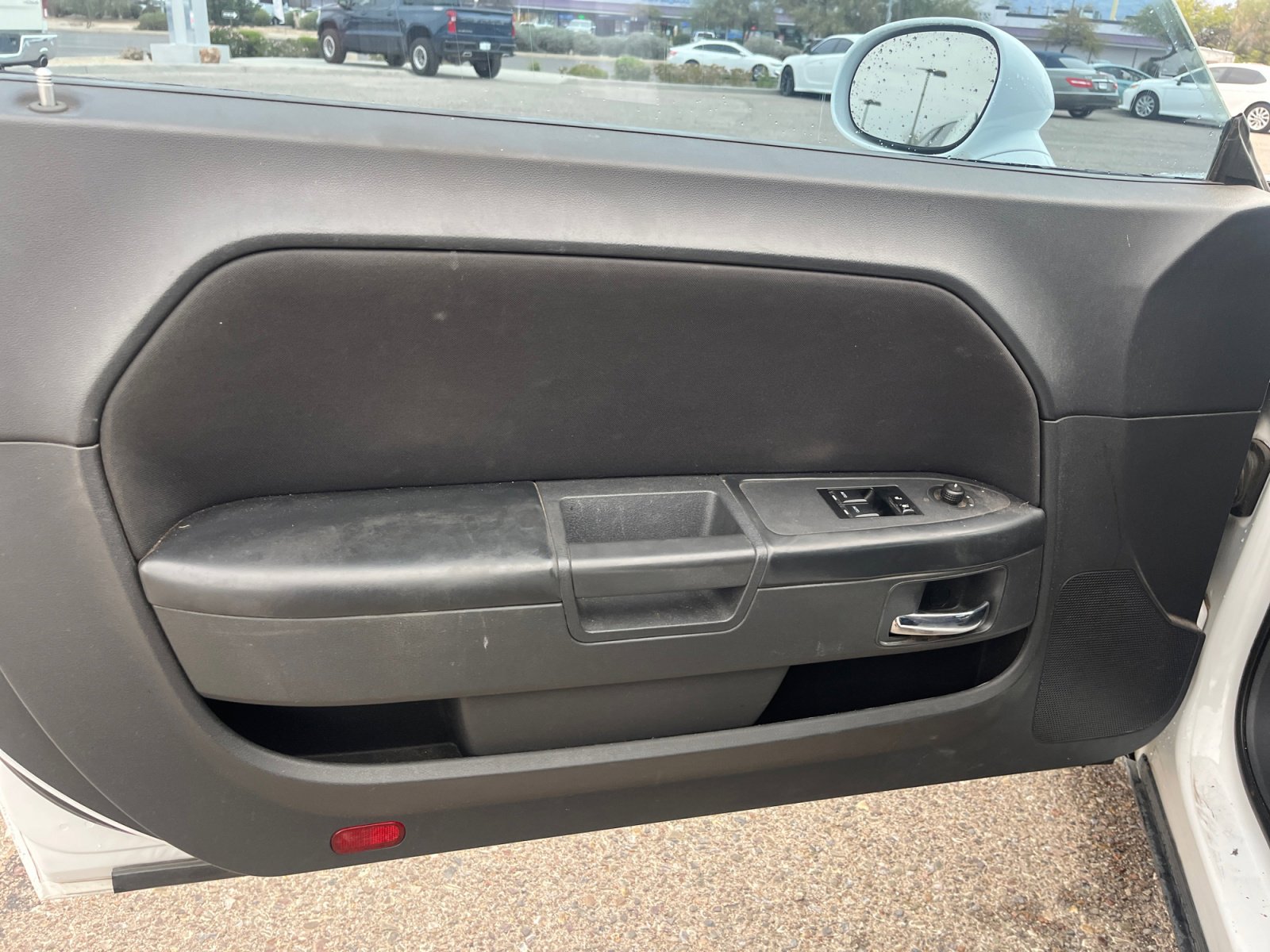 Used 2010 Dodge Challenger SE image 13