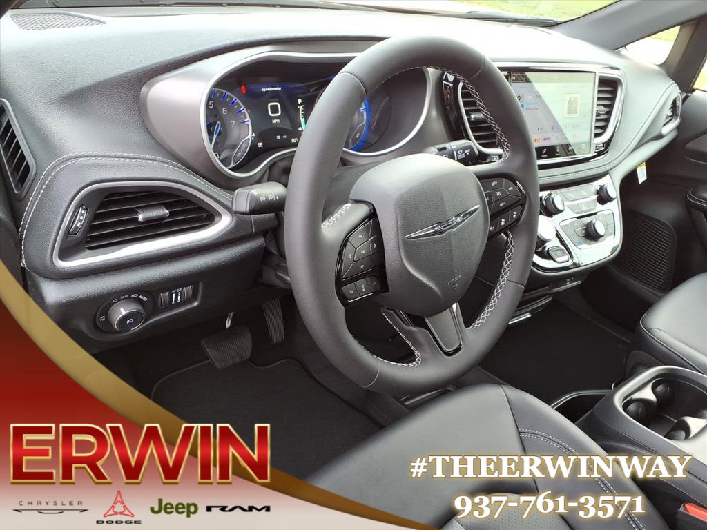 New 2026 Chrysler Pacifica Select w/ S Appearance Package image 11