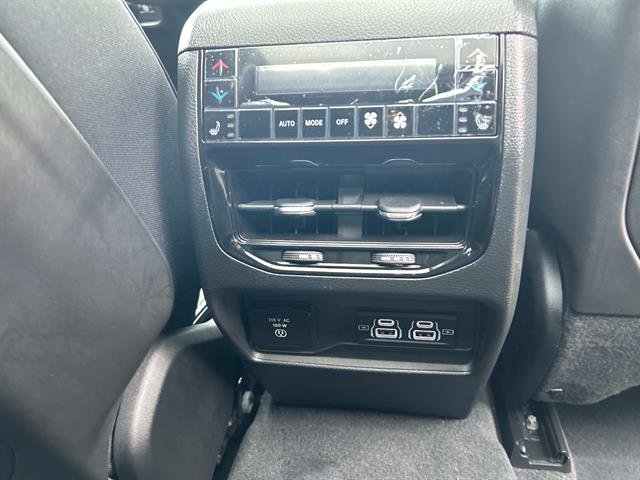 Used 2023 Jeep Grand Cherokee Overland w/ Luxury Tech Group IV image 15