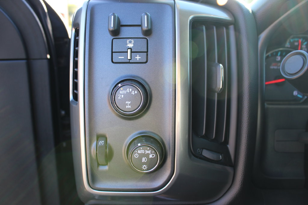 Certified 2018 Chevrolet Silverado 1500 LT w/ All Star Edition AWD/4WD image 13