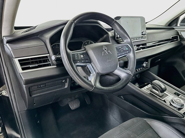 Used 2024 Mitsubishi Outlander SE AWD/4WD image 9