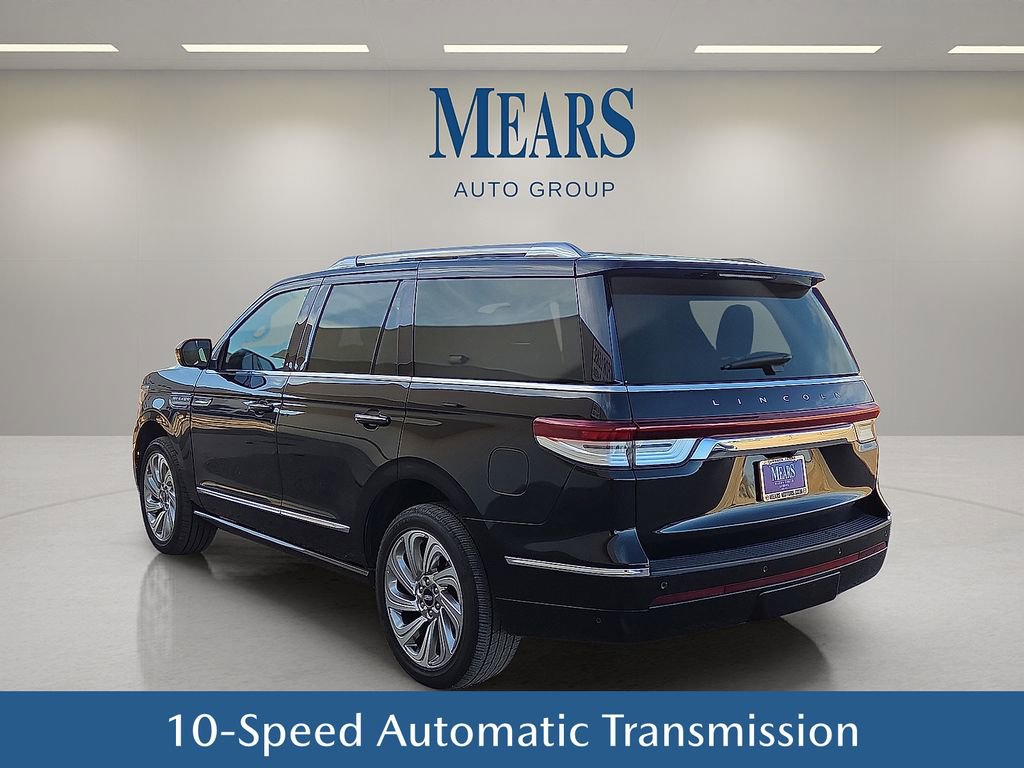 Used 2024 Lincoln Navigator Reserve image 4