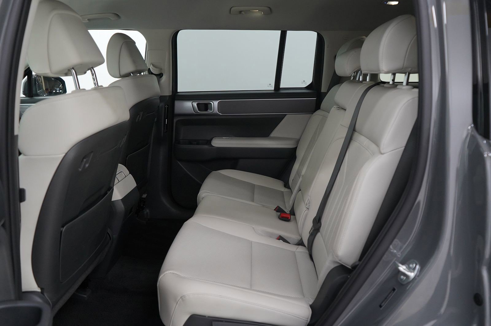 Used 2025 Hyundai Santa Fe SEL image 15