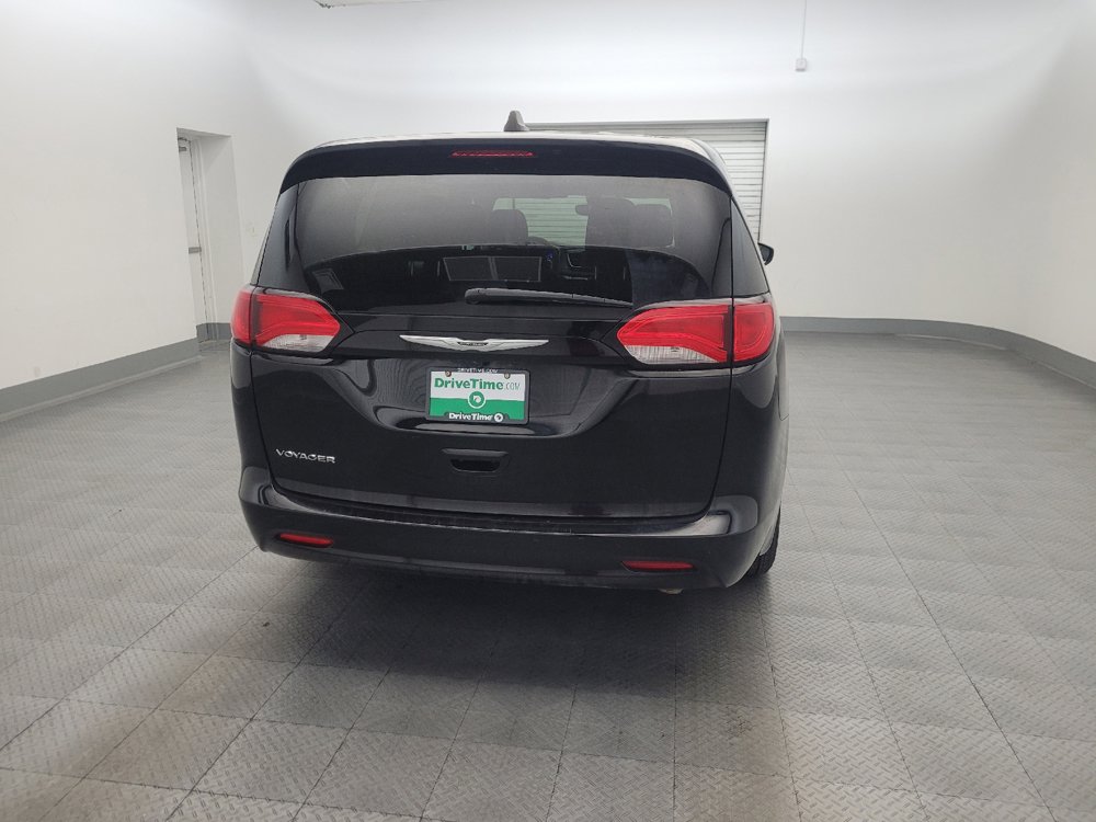 Used 2024 Chrysler Voyager LX FWD image 7