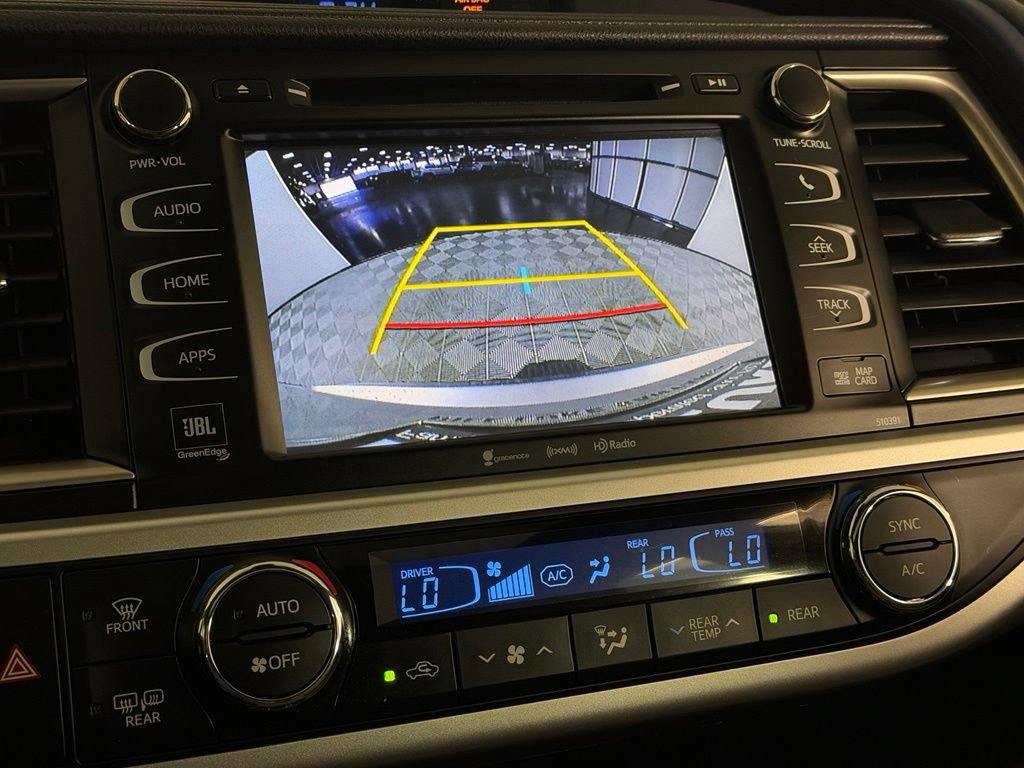 Used 2019 Toyota Highlander Limited FWD image 17