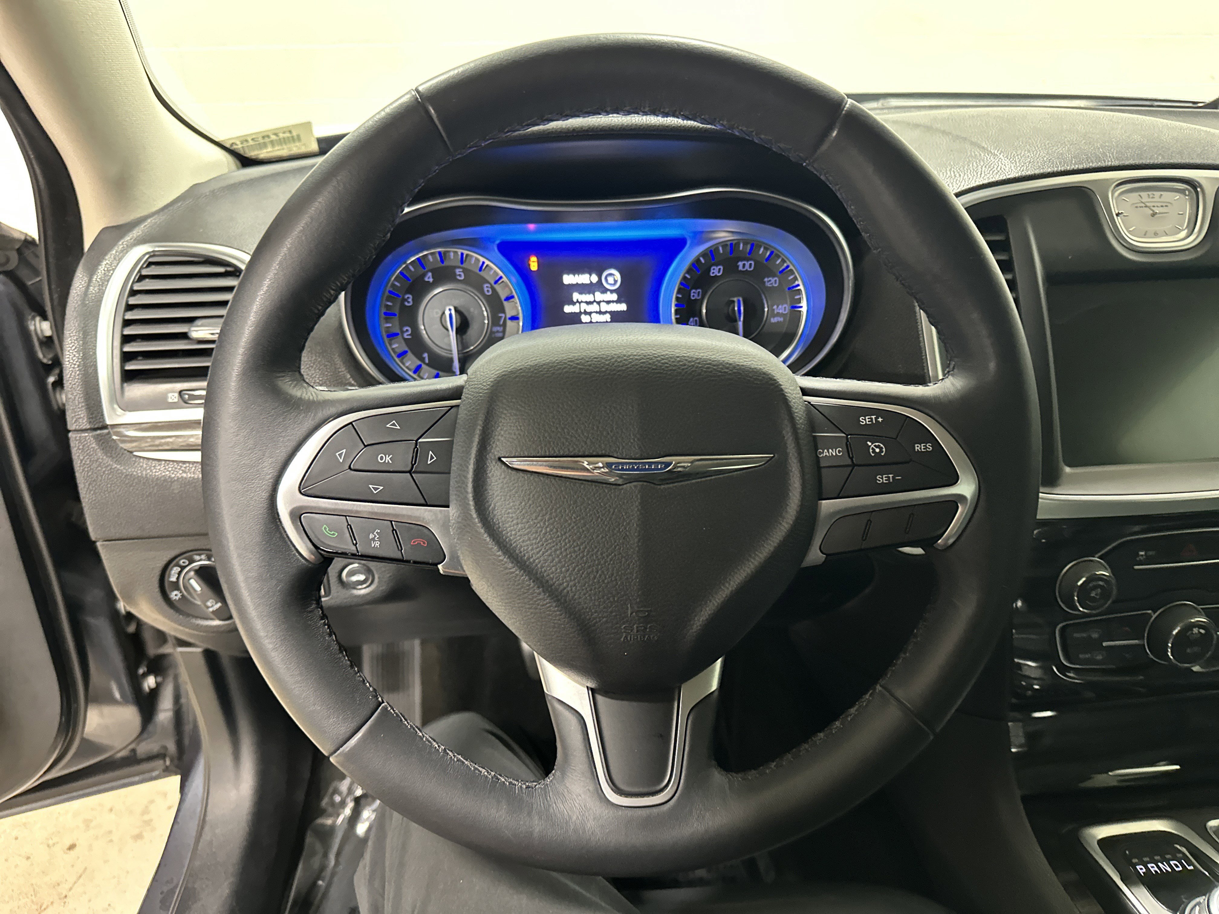 Used 2015 Chrysler 300 Limited w/ Driver Convenience Group image 18