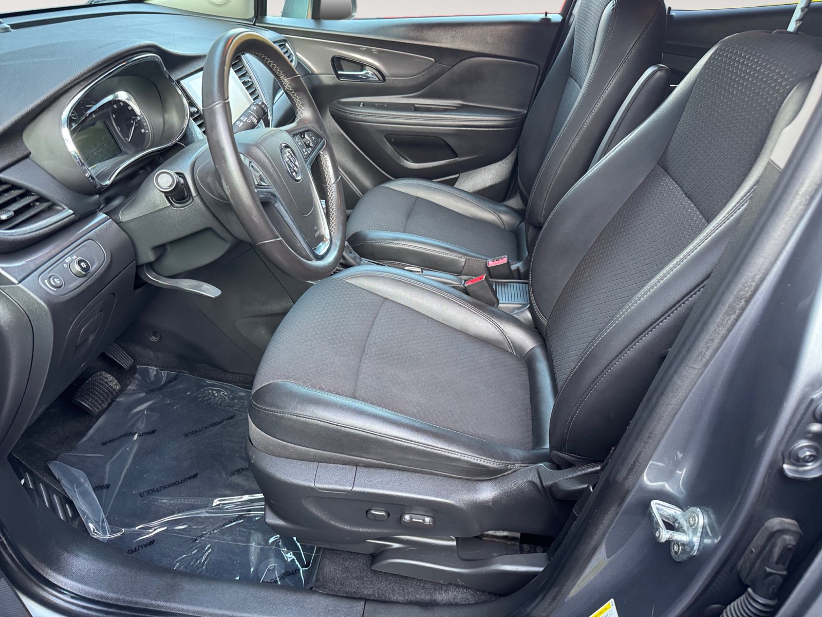 Used 2020 Buick Encore Preferred w/ Safety Package FWD image 7