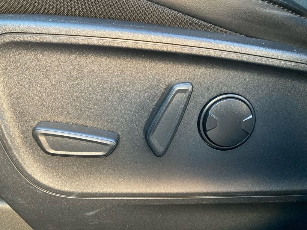 Used 2025 Ford Escape ST-Line image 12