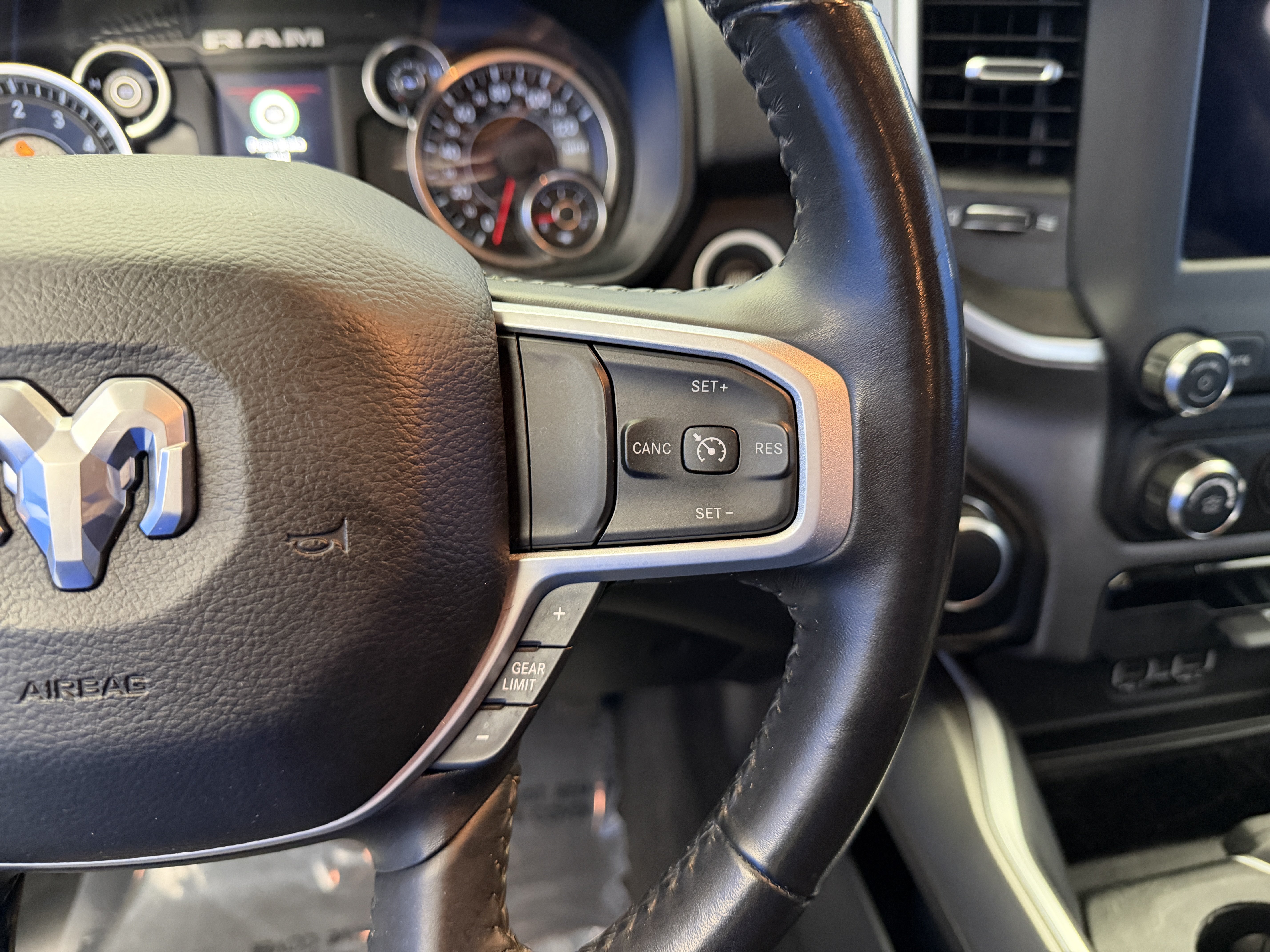 Used 2020 RAM 1500 Big Horn AWD/4WD image 14
