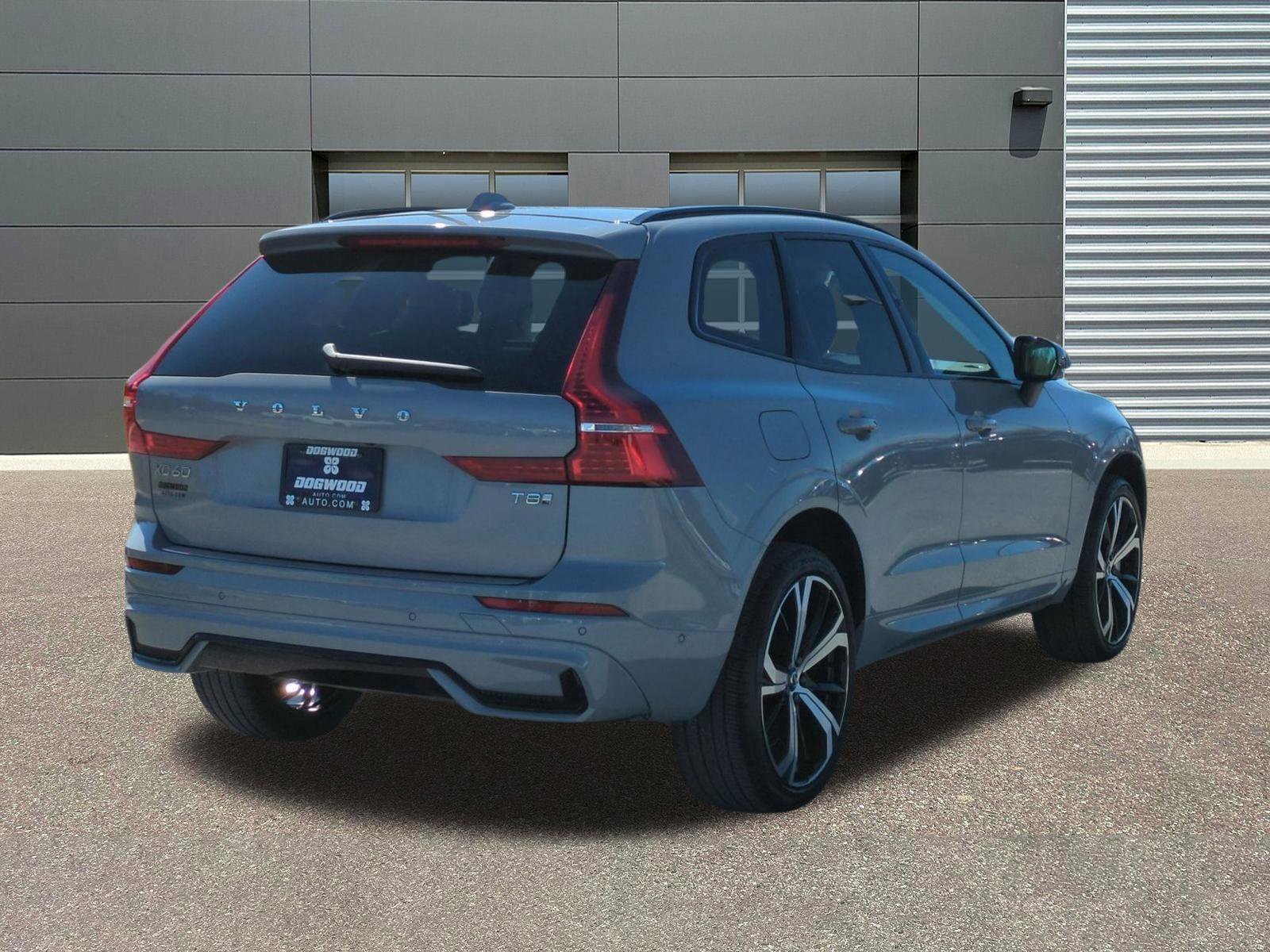 Used 2025 Volvo XC60 T8 Ultra w/ Protection Package Premier image 7
