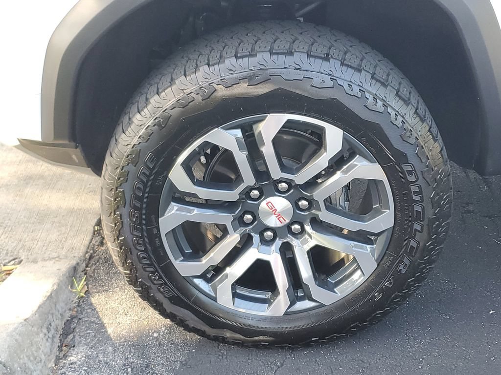 Certified 2024 GMC Canyon AT4 w/ Technology Package AWD/4WD image 11