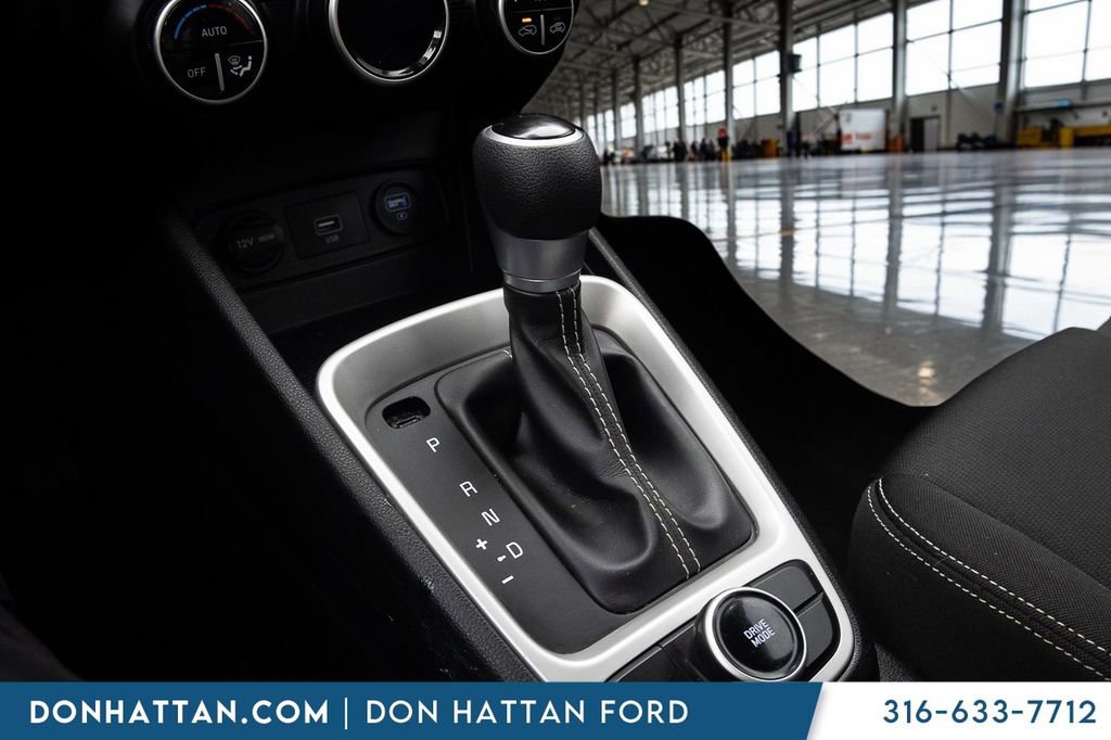 Used 2020 Hyundai Venue SEL image 8