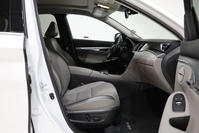 Used 2023 INFINITI QX50 Luxe AWD/4WD image 35