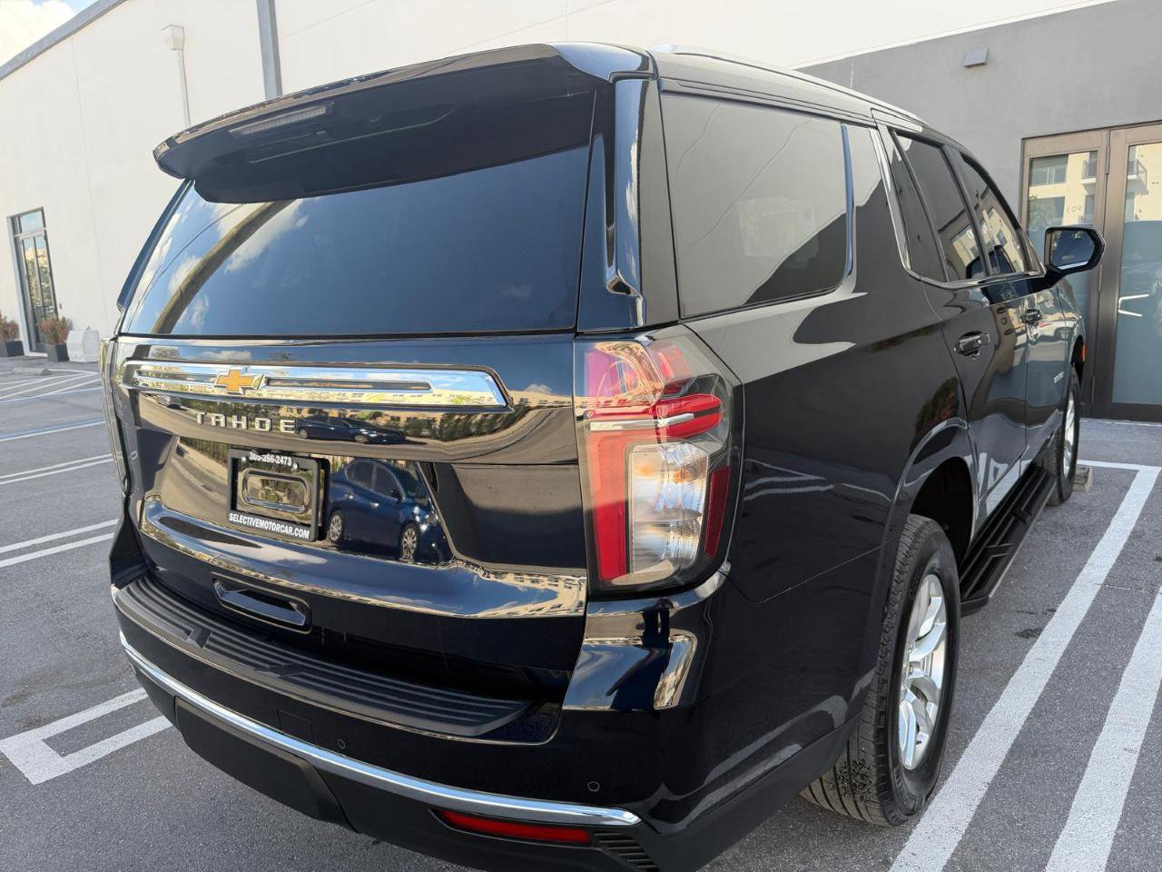 Used 2024 Chevrolet Tahoe LS image 10
