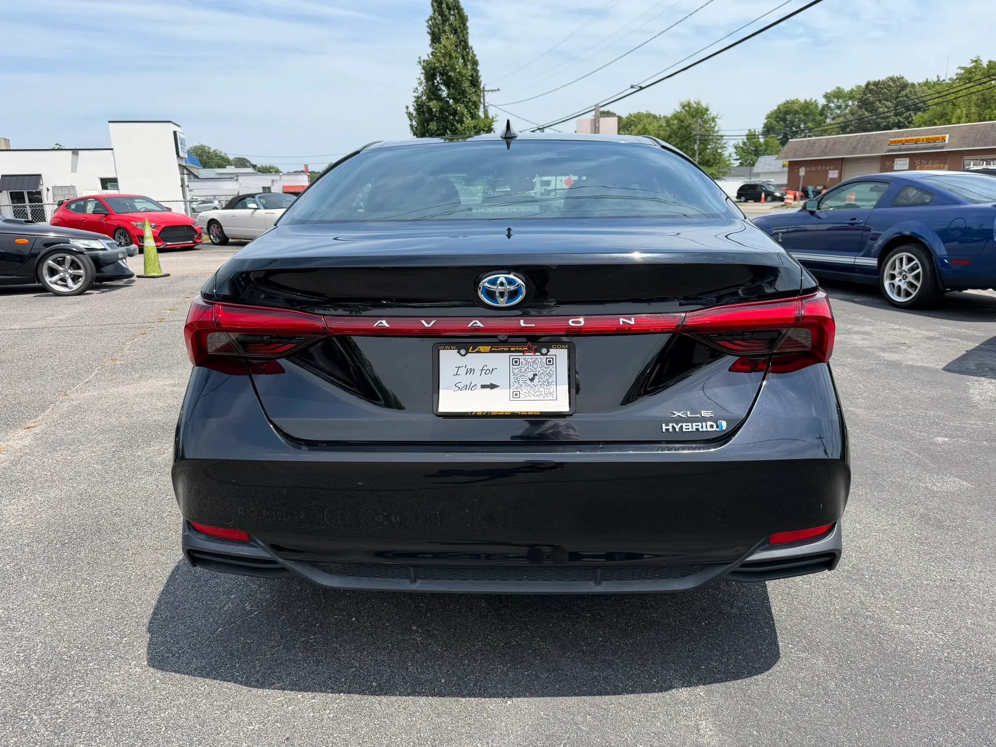 Used 2019 Toyota Avalon XLE FWD image 4
