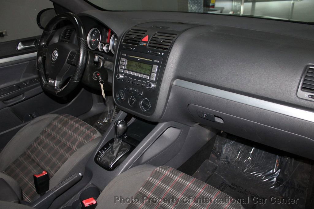 Used 2009 Volkswagen GTI 4-Door image 27