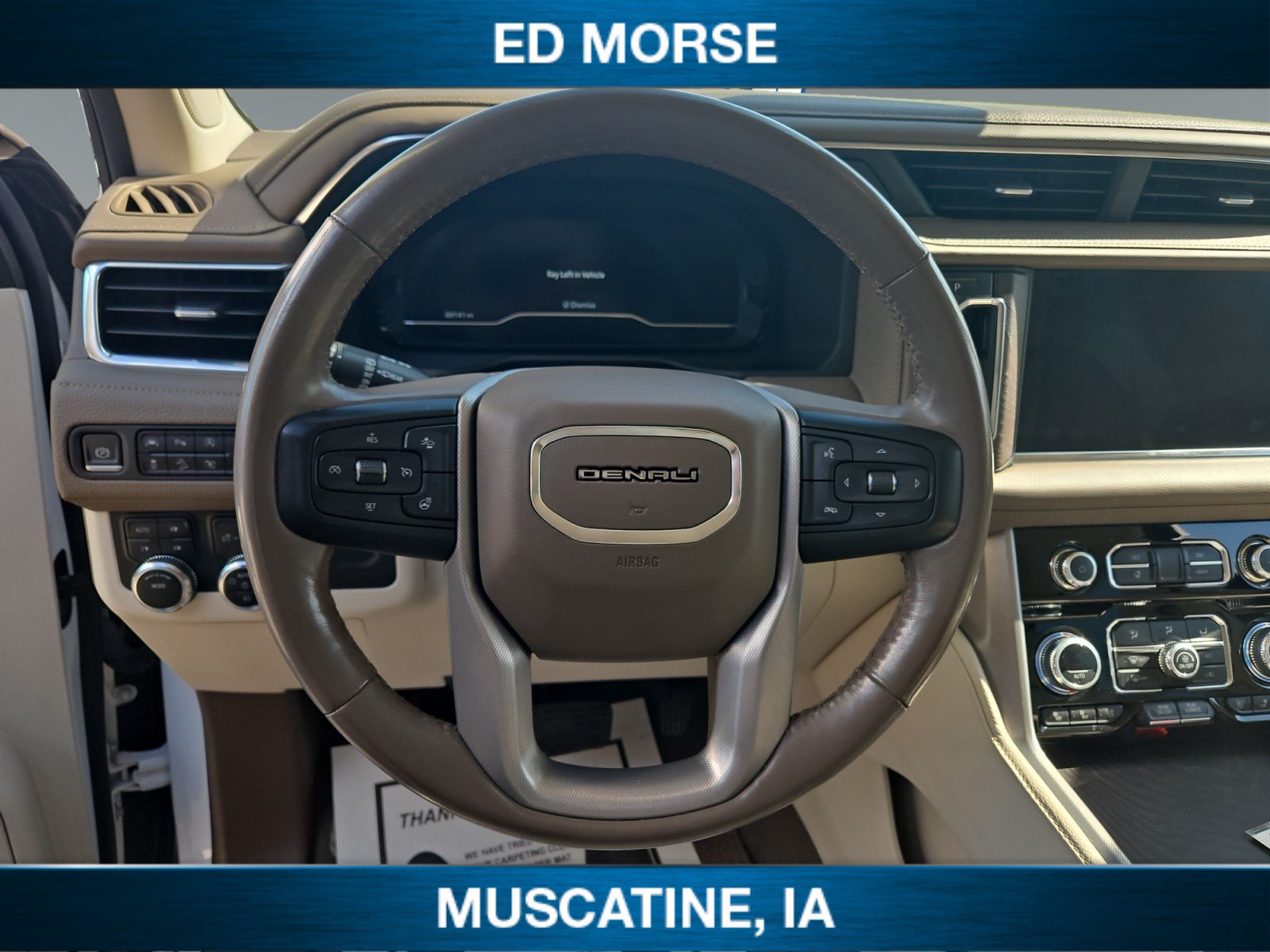 Used 2023 GMC Yukon XL Denali AWD/4WD image 14