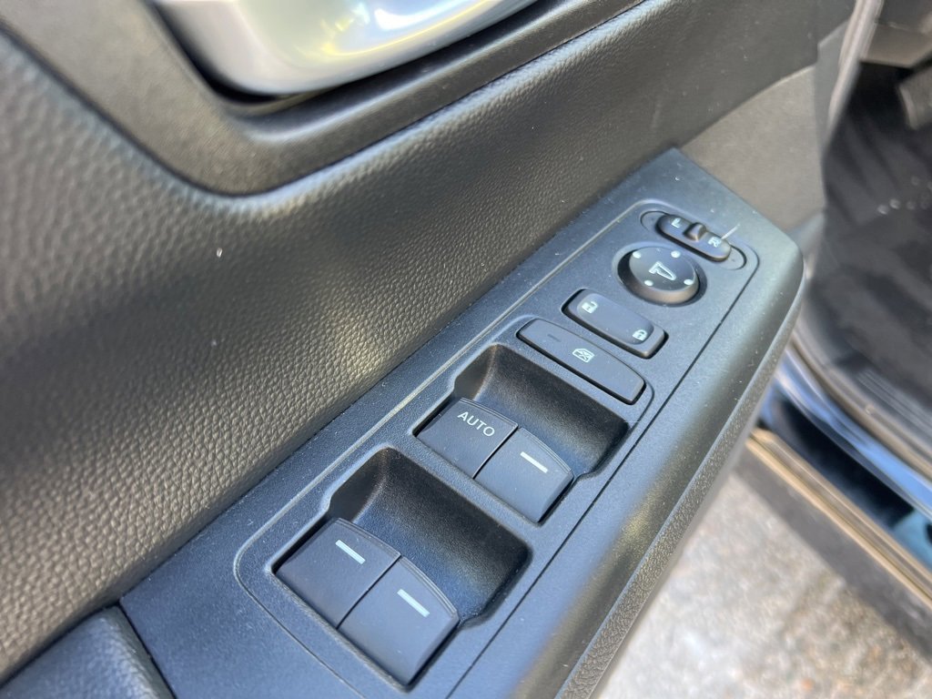 Used 2024 Honda CR-V LX image 11