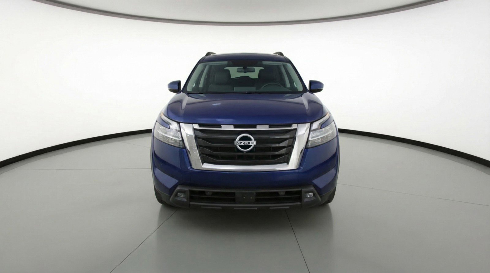 Used 2025 Nissan Pathfinder SV image 2