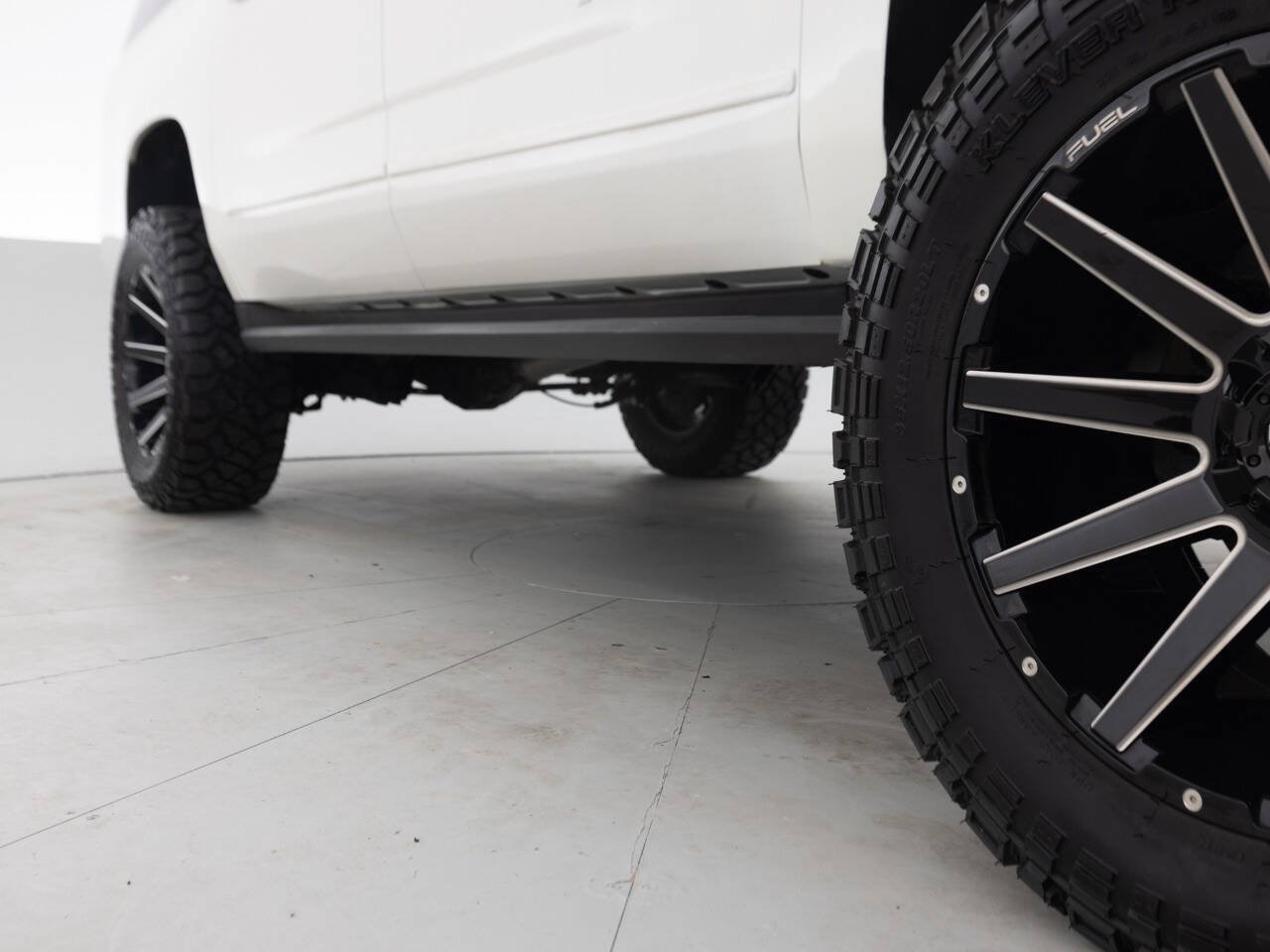 Used 2015 Chevrolet Suburban LT AWD/4WD image 23