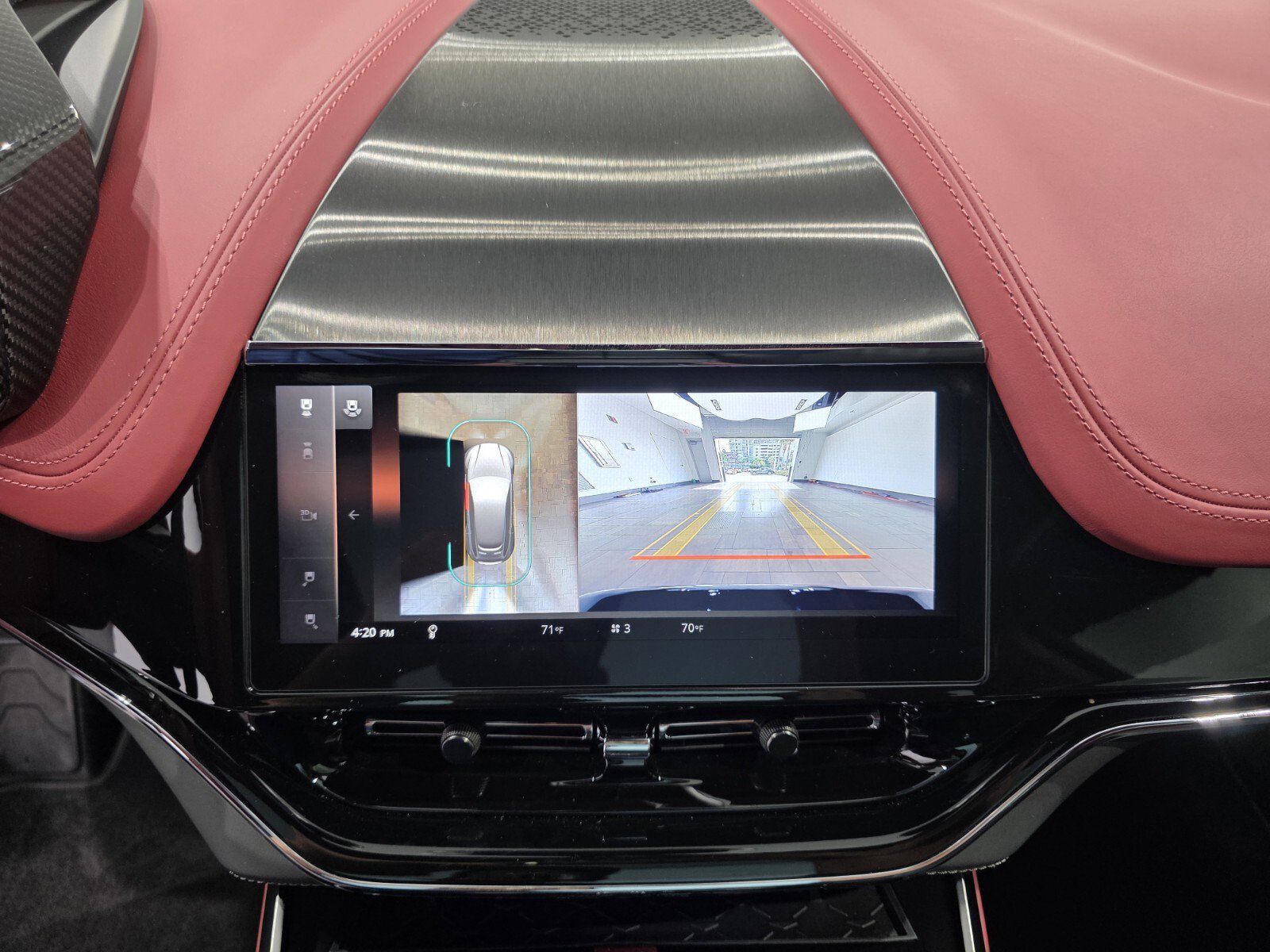 Used 2025 Aston Martin DBX 707 image 13