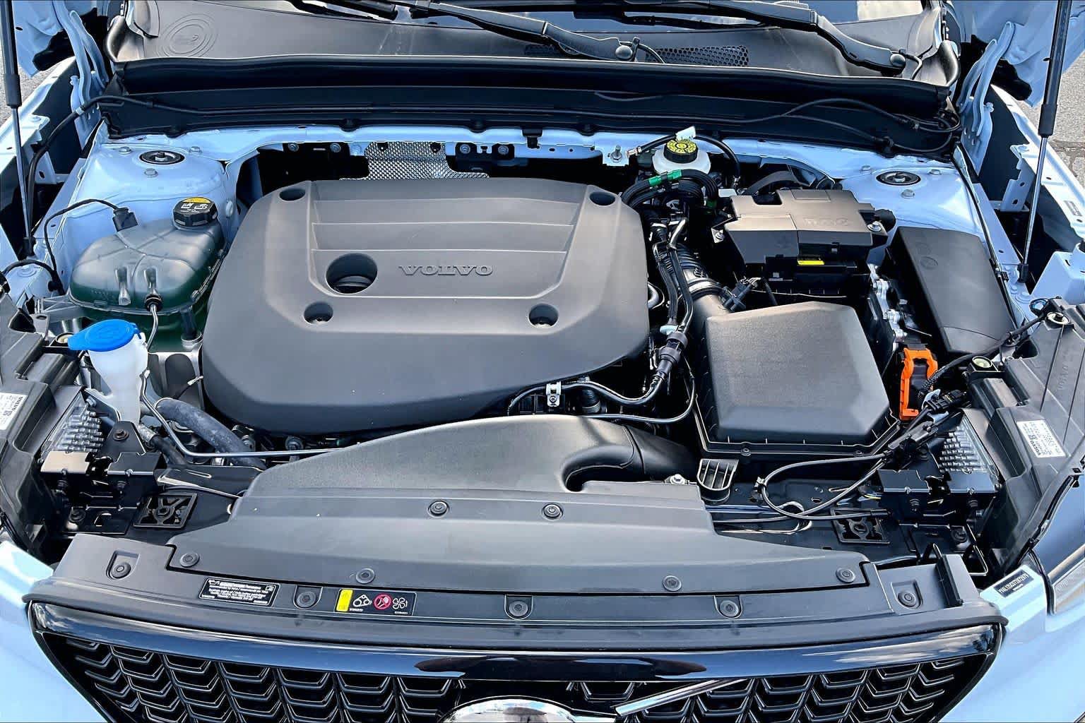 New 2026 Volvo XC40 B5 Plus w/ Protection Package Premier AWD/4WD image 14