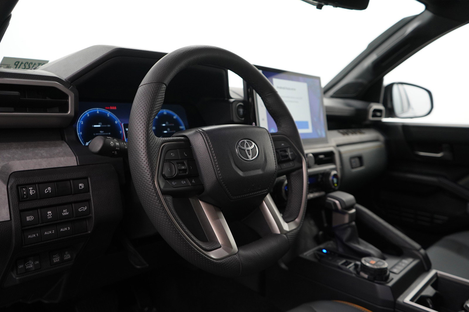 Used 2024 Toyota Tacoma Trailhunter image 18