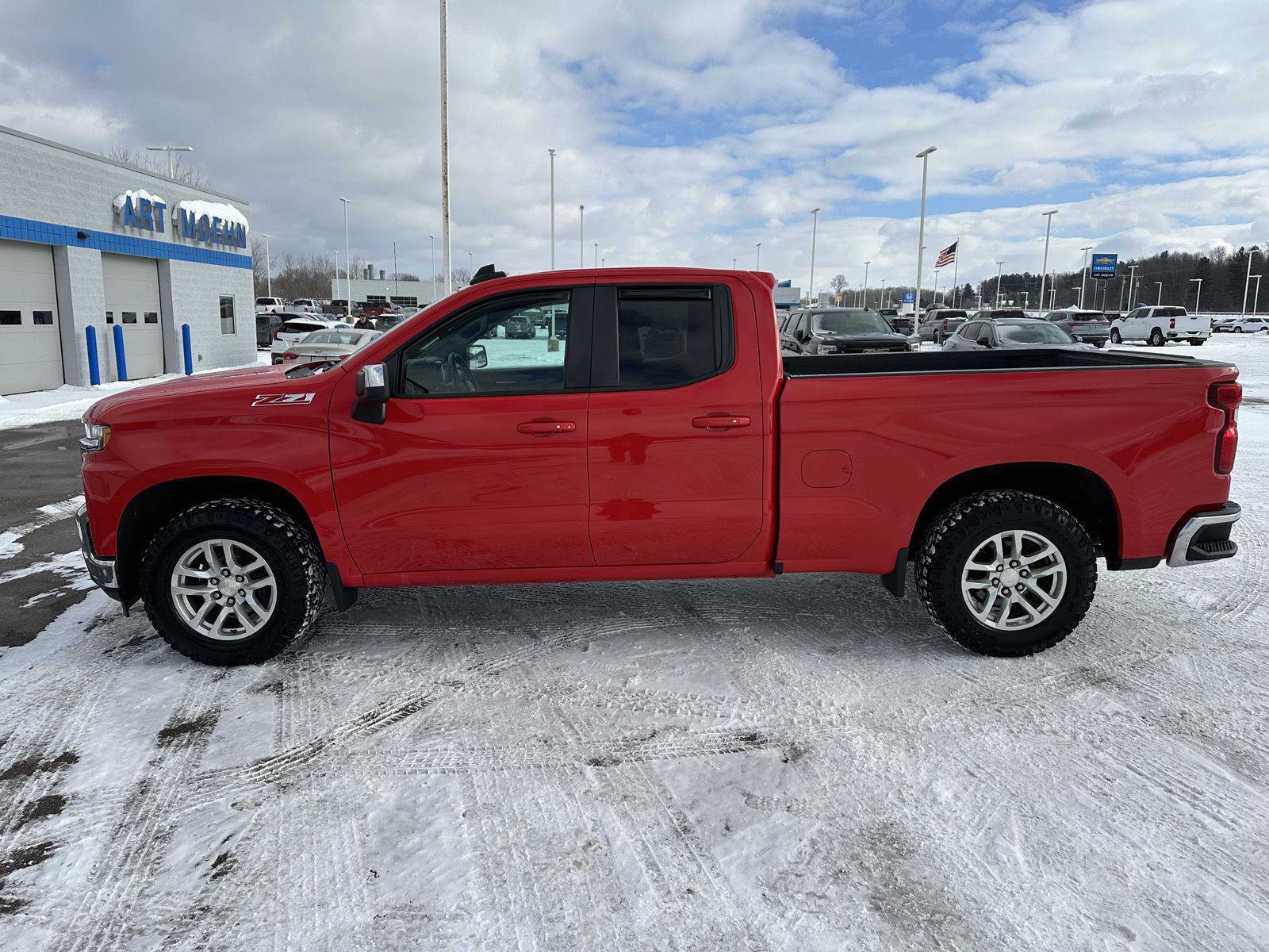Used 2019 Chevrolet Silverado 1500 LT w/ All-Star Edition image 2