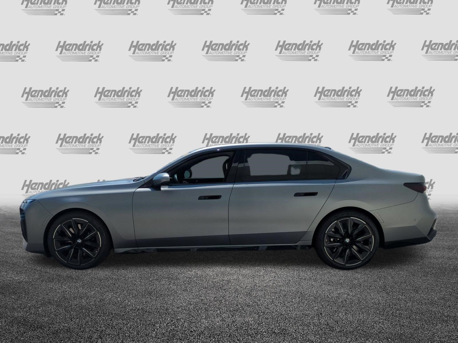 Used 2023 BMW 760i xDrive AWD/4WD image 7