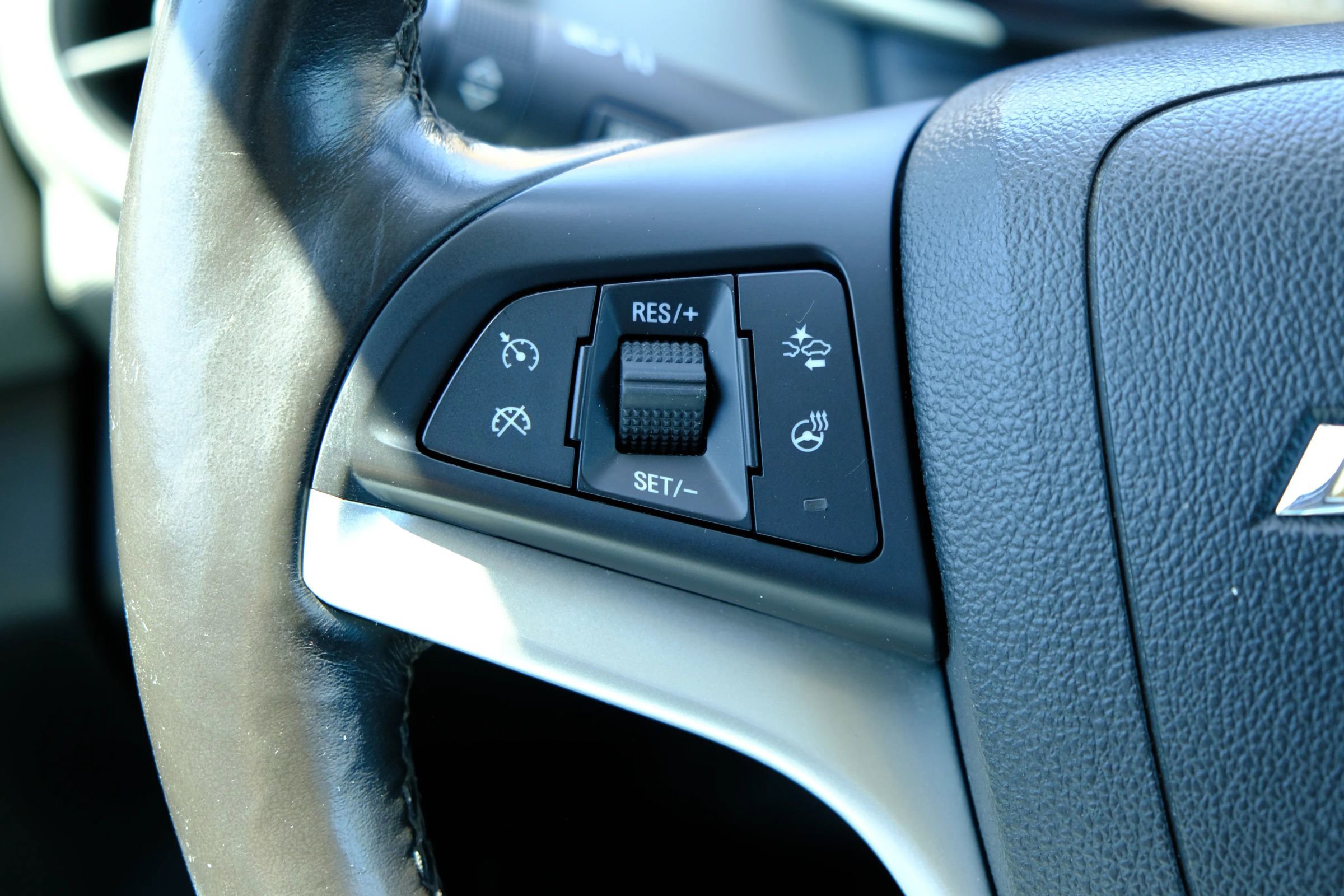 Used 2018 Chevrolet Sonic Premier w/ Driver Confidence Package FWD image 31