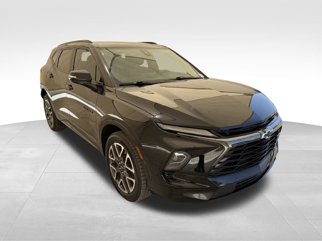Used 2023 Chevrolet Blazer RS w/ Enhanced Convenience Package FWD image 4