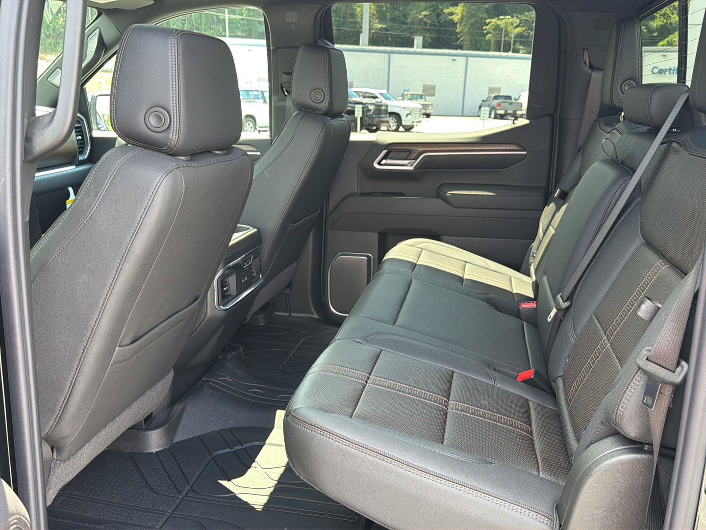 New 2026 Chevrolet Silverado 1500 High Country w/ High Country Premium Package AWD/4WD image 11