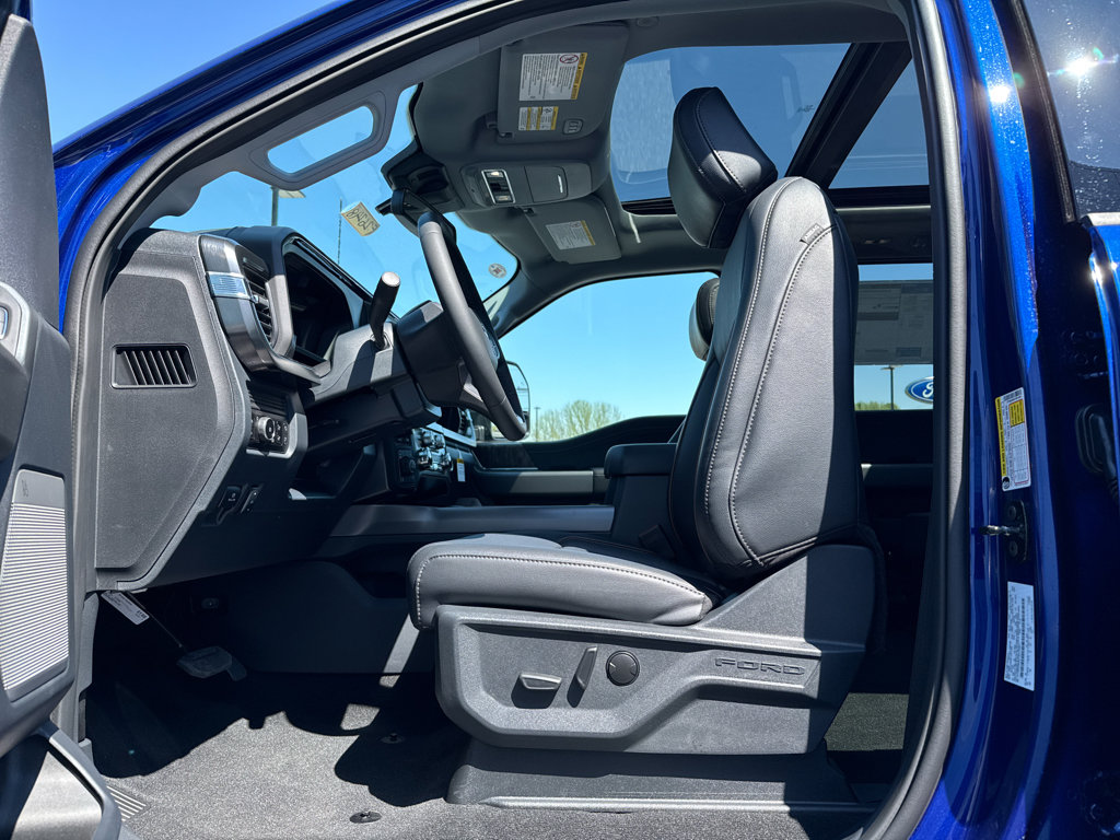 New 2026 Ford F250 4x4 Crew Cab Super Duty image 4