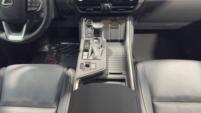 Used 2024 Lexus GX 550 w/ Cold Area Package AWD/4WD image 23