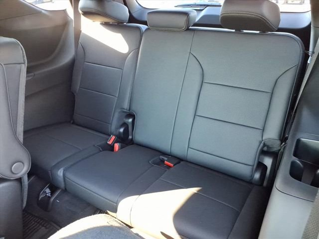 New 2026 Chevrolet Traverse High Country w/ LPO, Floor Liner Package AWD/4WD image 9